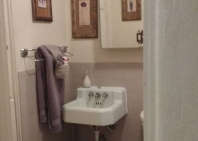 Roxbury West Unit D Bathroom
